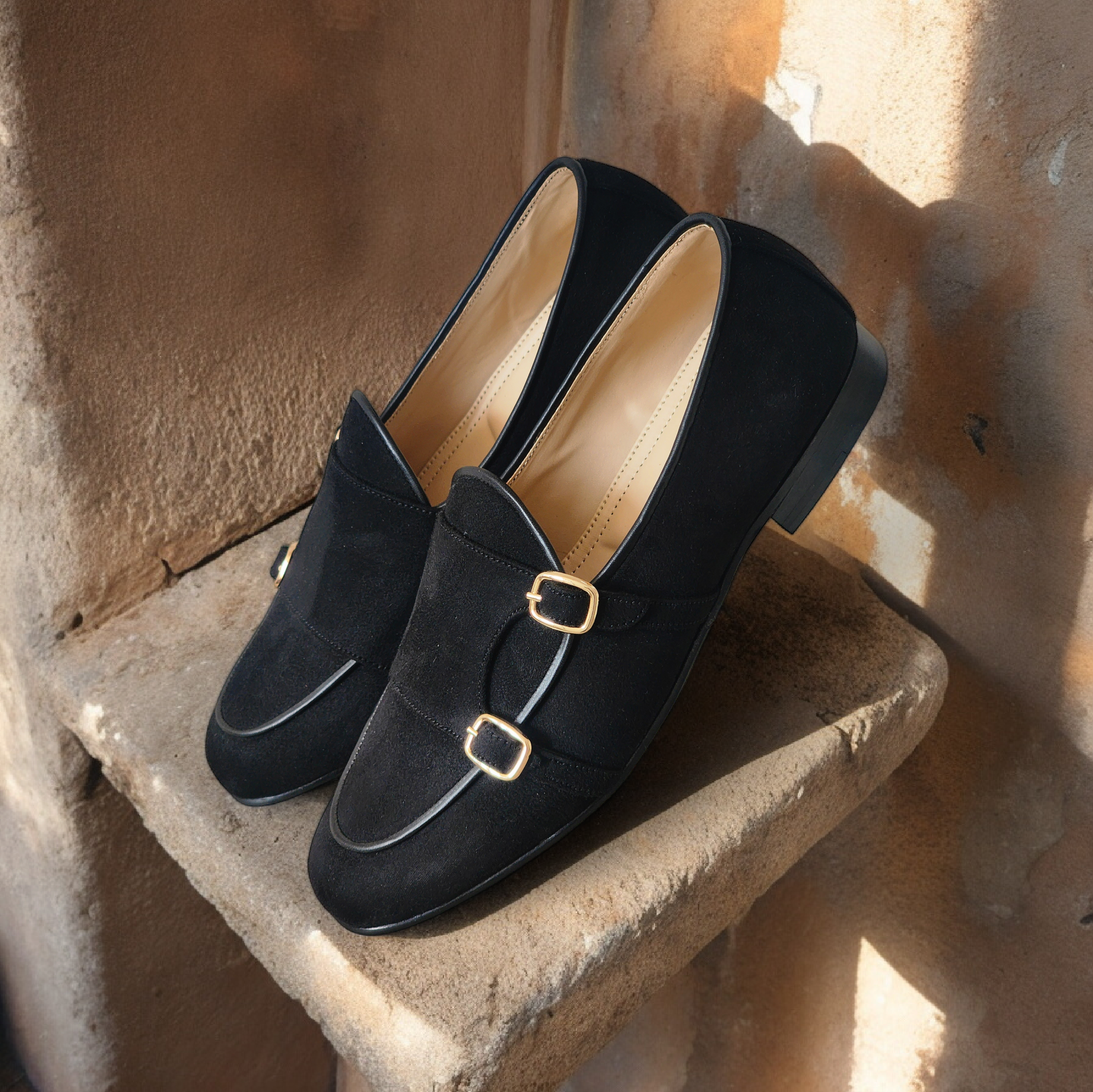 Osaka - Black suede