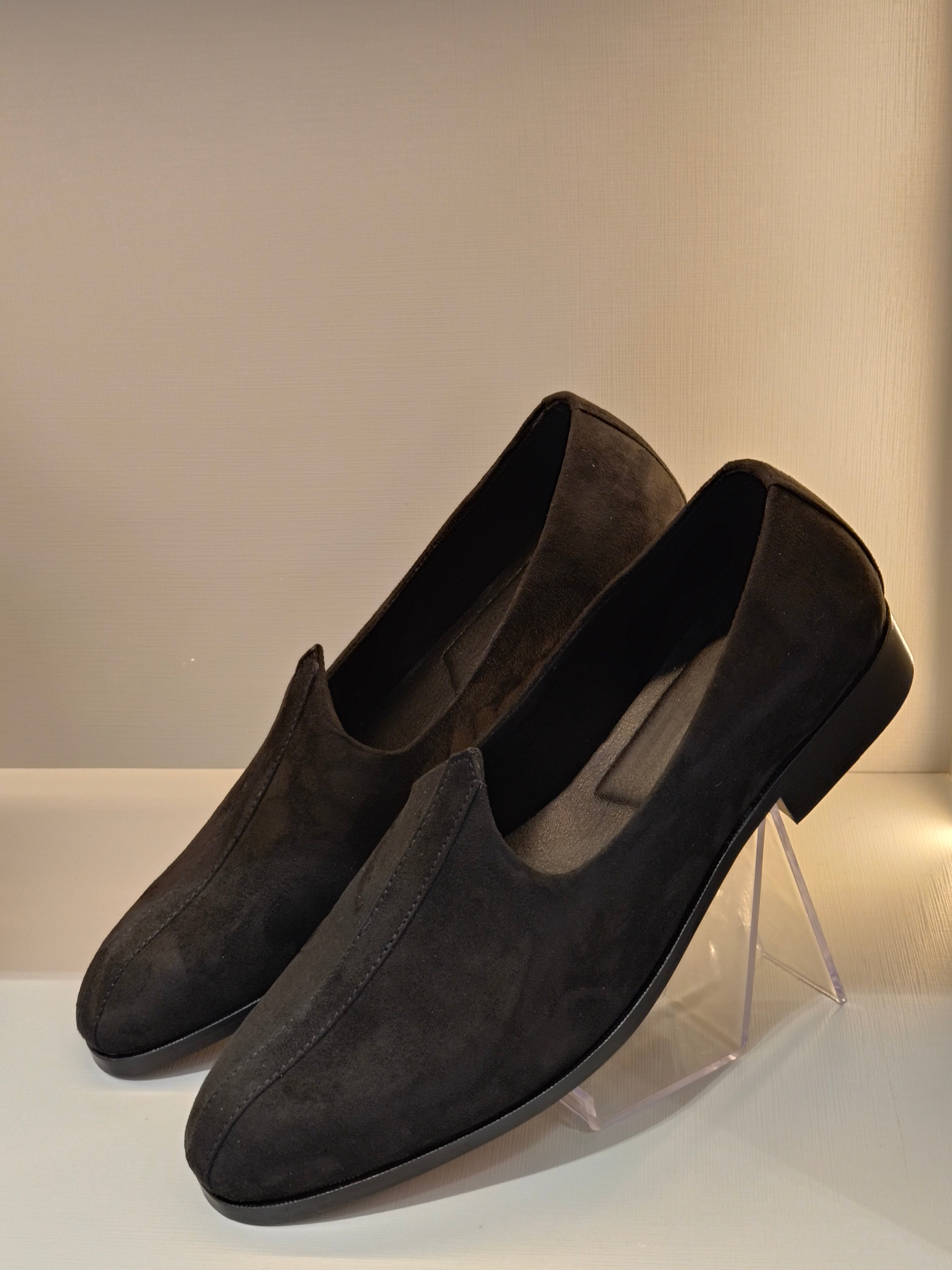Mojdi - Black suede