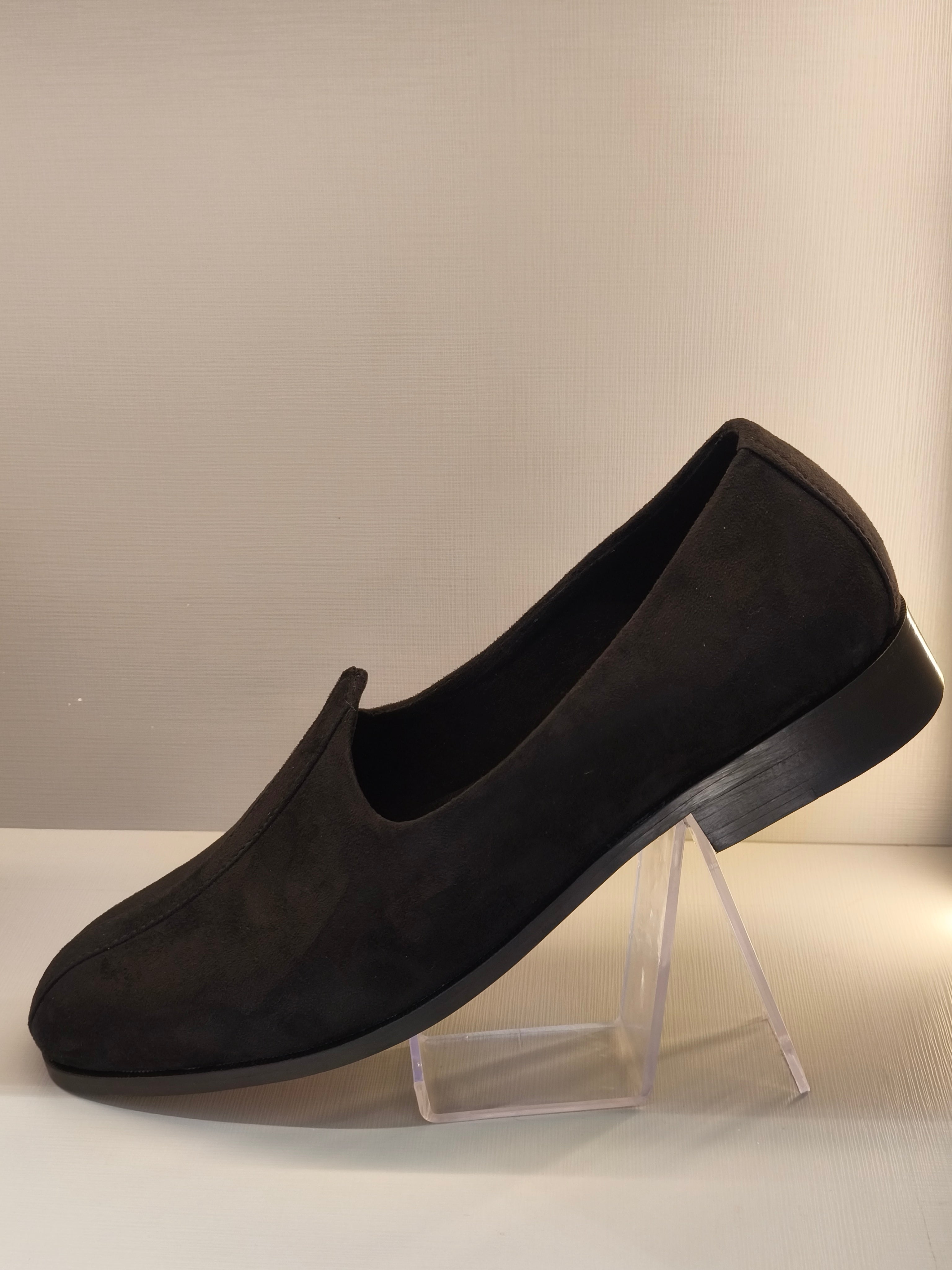 Mojdi - Black suede
