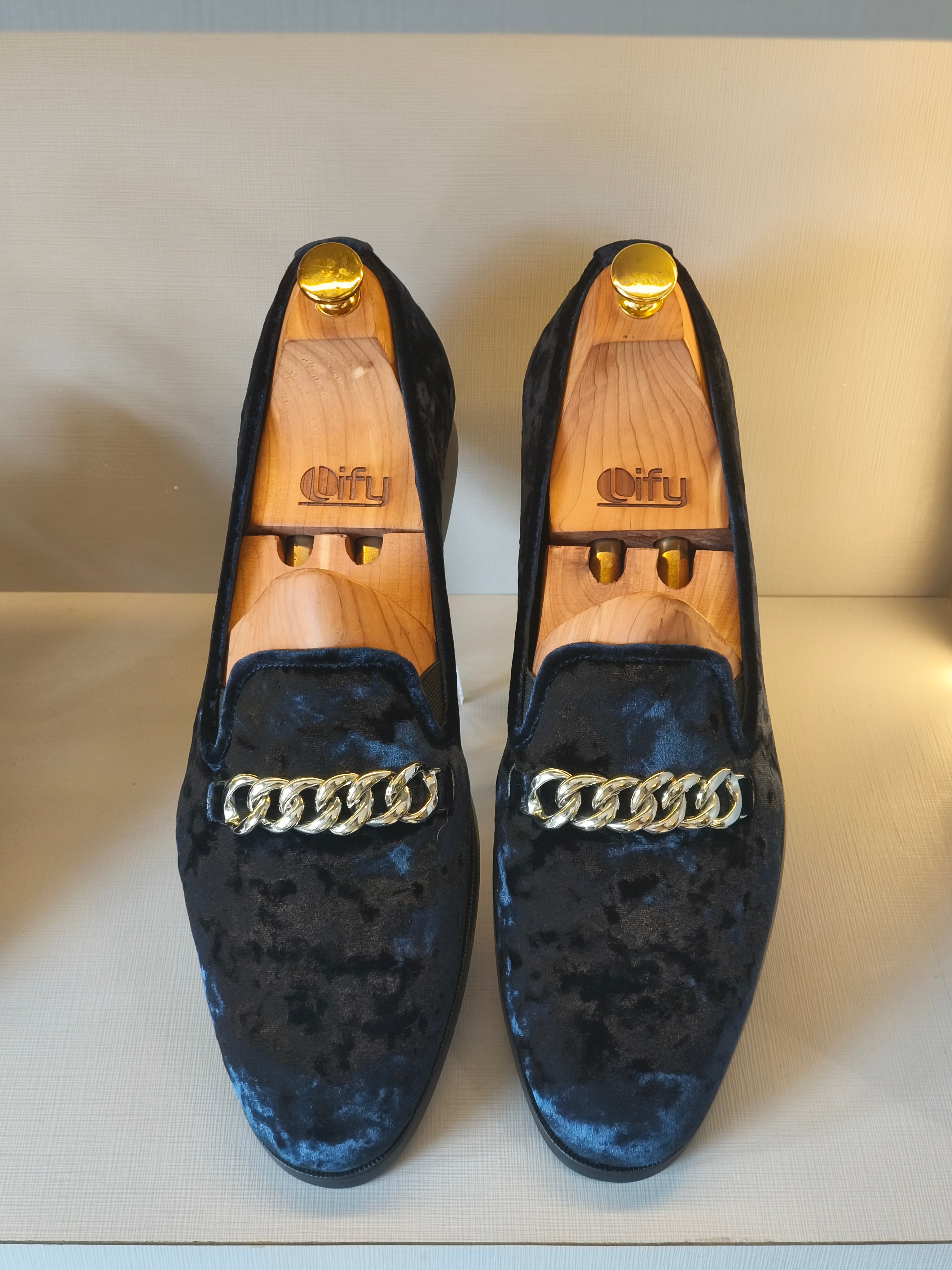 Kane - Crushed Navy Blue Velvet