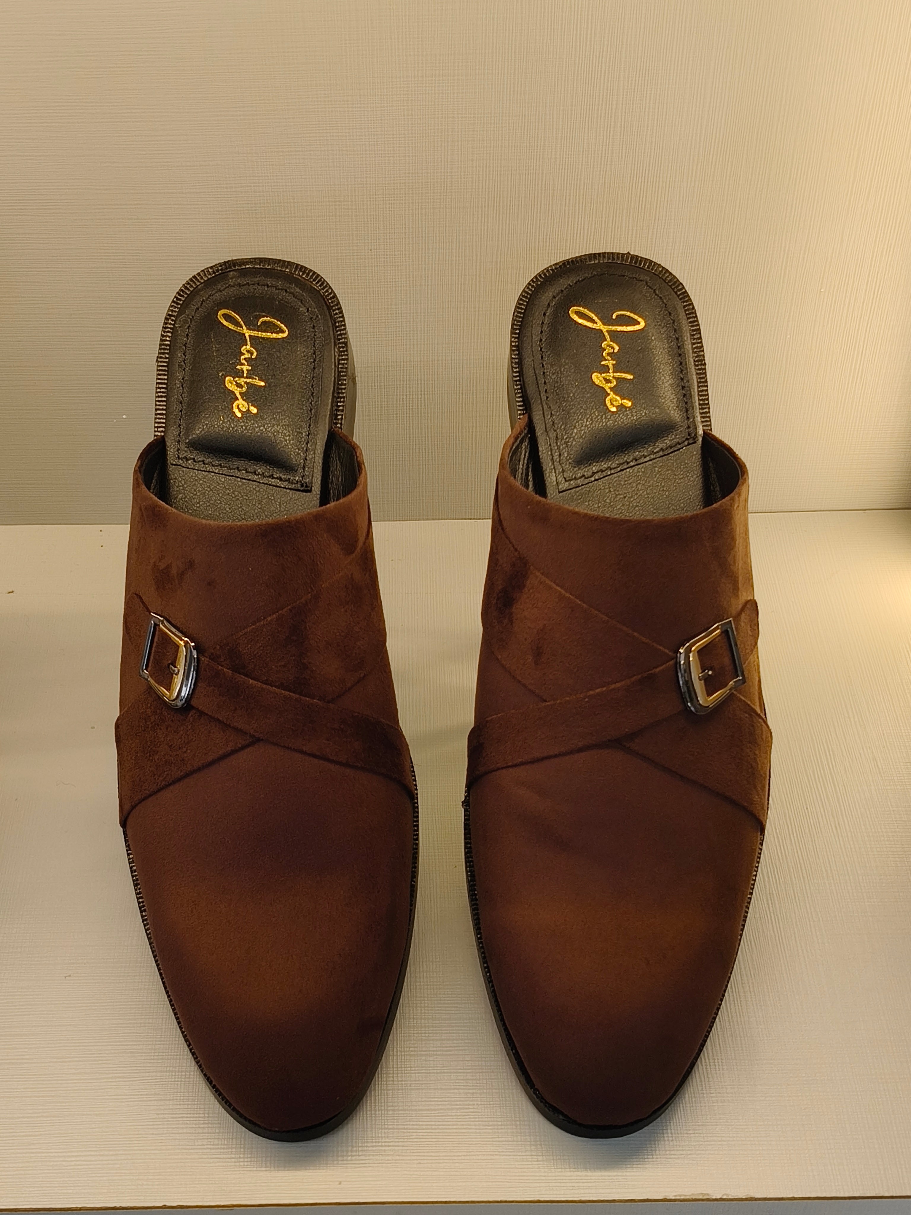 Munto - Brown suede